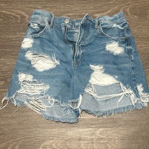 American Eagle Strigid Denim Mom Short